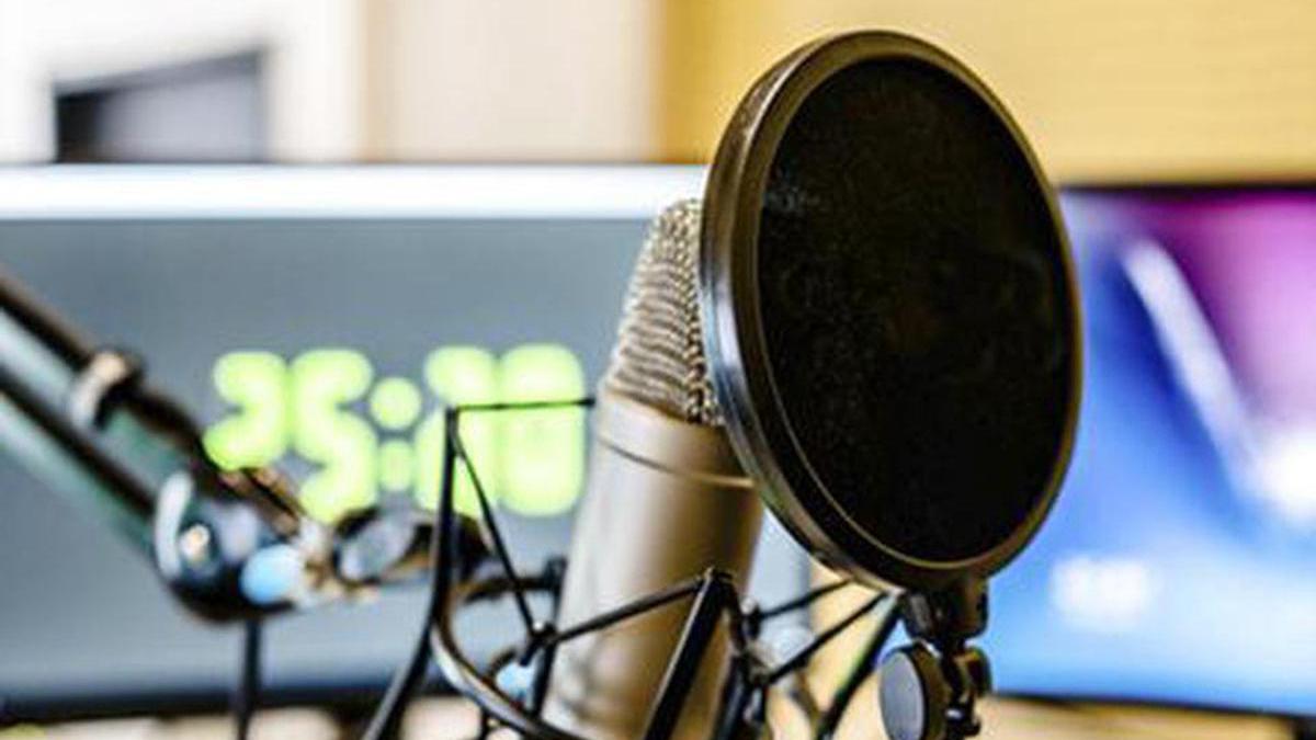 FM radio firms renew demand to broadcast news