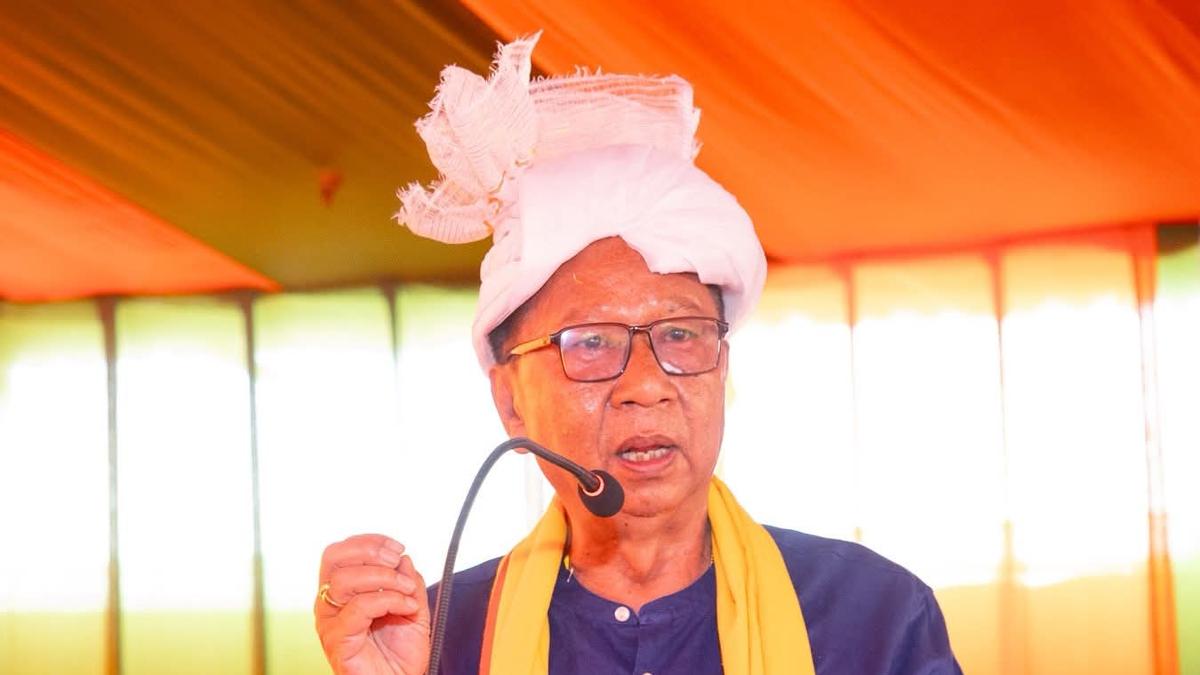 Campaigning for BJP, Manipur CM woos Assam Manipuris