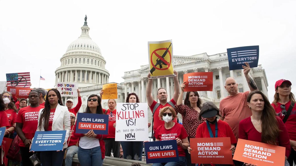 Bipartisan U.S. Senate group announces tougher background checks as part of gun safety reforms