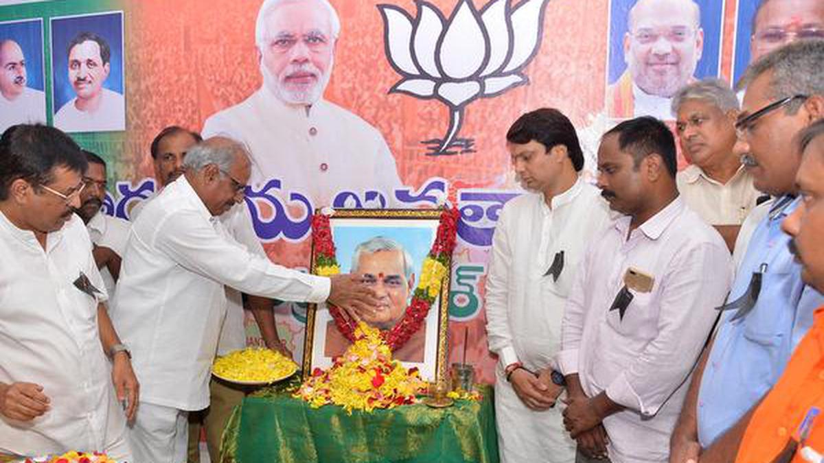 Leaders mourn BJP patriarch