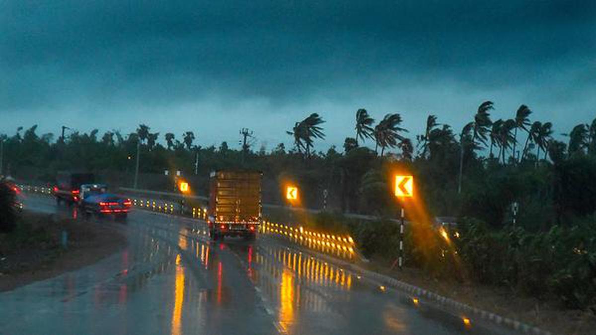 Rain lashes Srikakulam as ‘Fani’ nears the Odisha coast