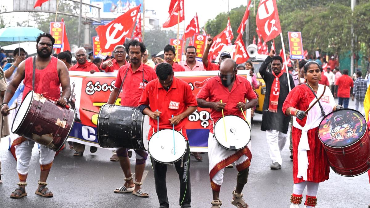 Cancel Labour Codes, fix ₹26,000 as minimum monthly wage: Left parties at Srikakulam May Day rally