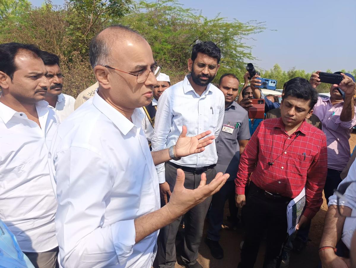 Congress MP from Khammam R. Raghuram Reddy speaking with the AAI team during their visit to Kothagudem on Thursday. Congress MP from Khammam R. Raghuram Reddy speaking with the AAI team during their visit to Kothagudem on Thursday.