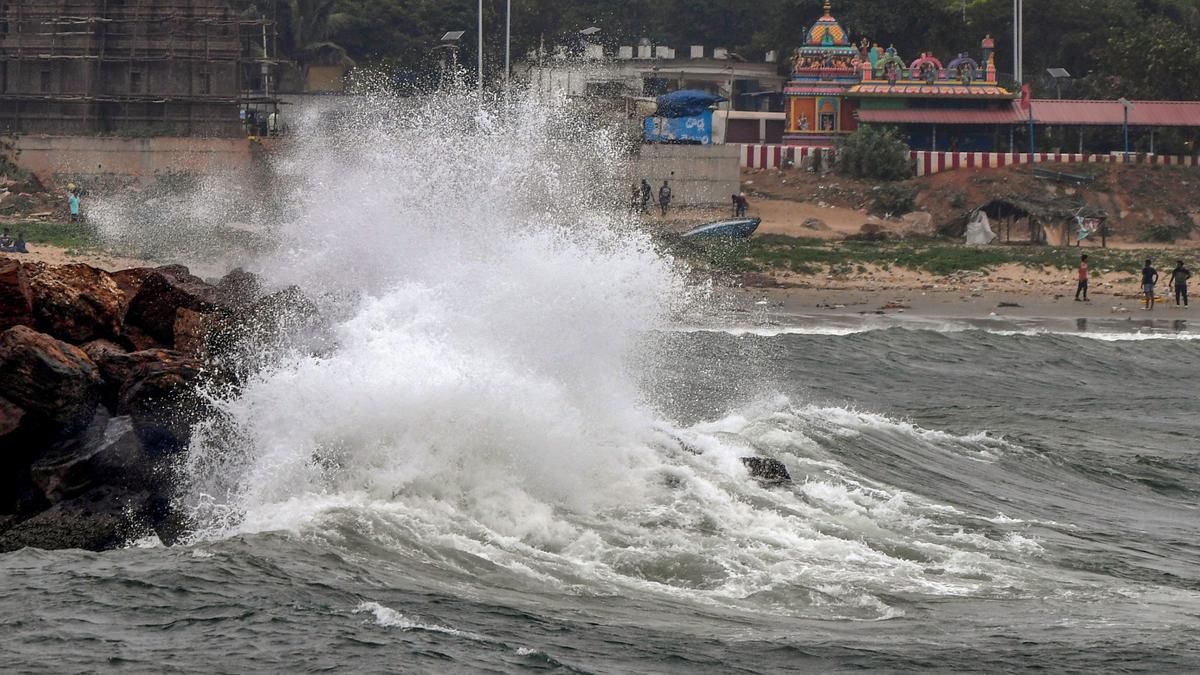 PM Modi speaks to Andhra CM, takes stock of preparations to handle approaching cyclone