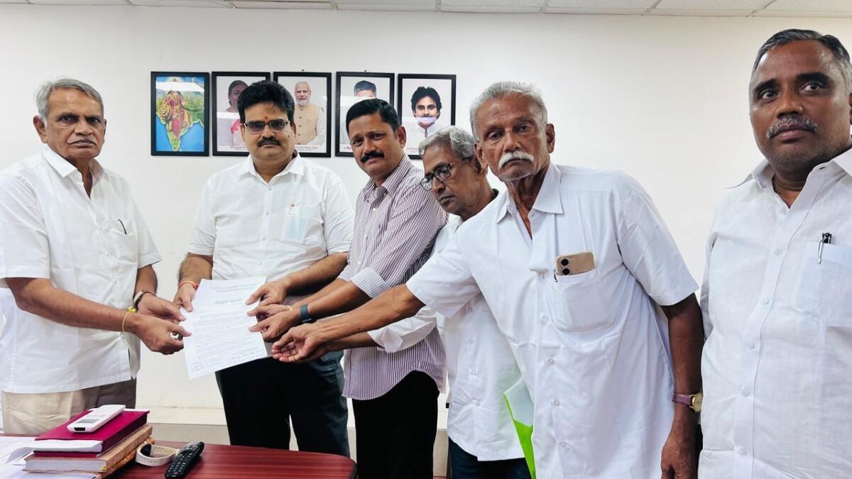 PDPS urges NDDB to take over shut Ongole Dairy to protect Prakasam milk farmers