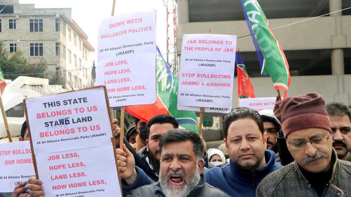 Shutdown in parts of Kashmir against demolition drive