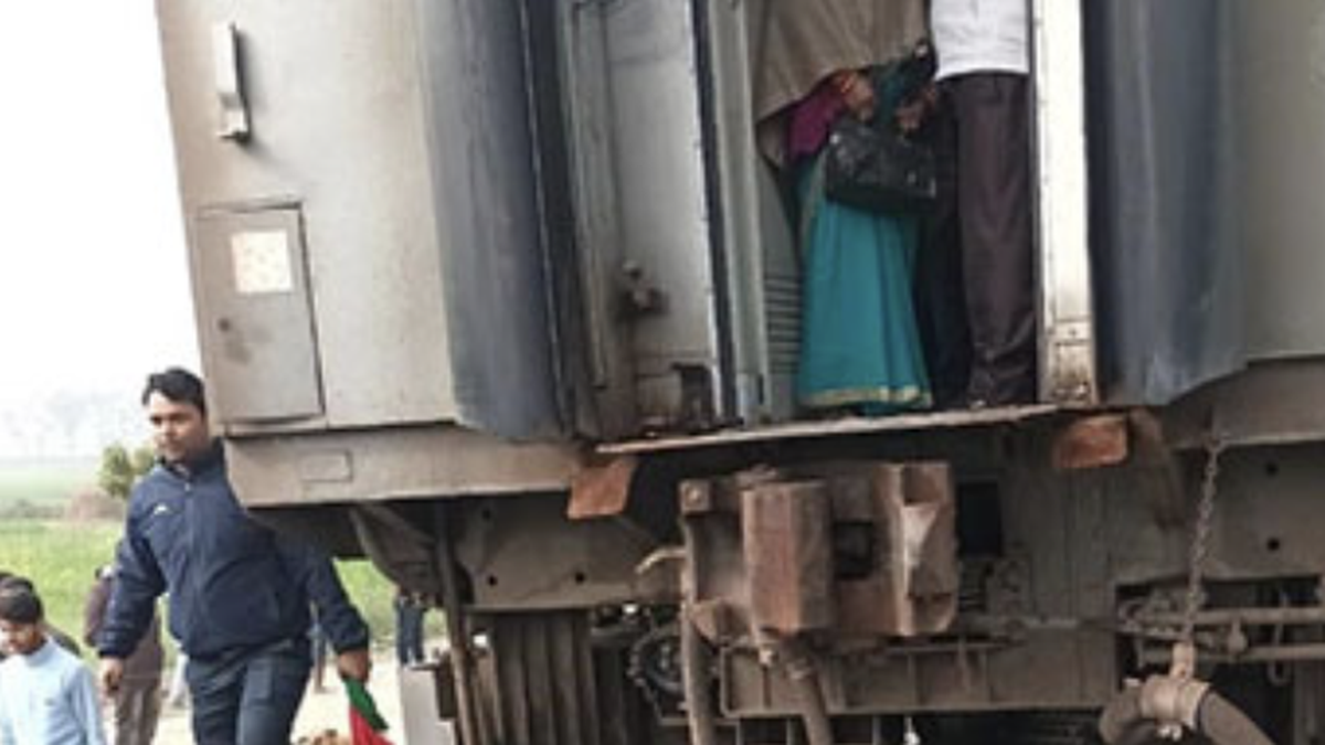 Express Train's Engine Gets Detached, Runs Without Coaches In Bihar