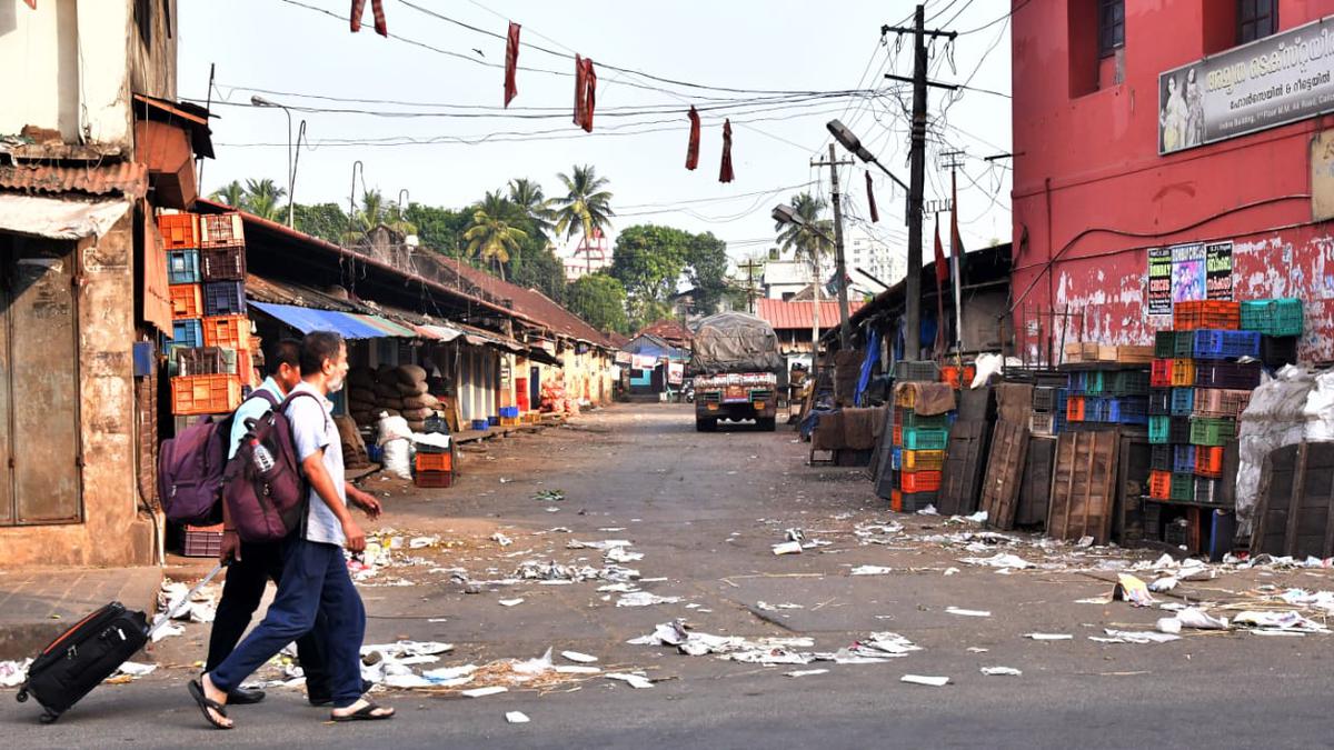 Bharath bandh: Trade union strike affects life in Kerala