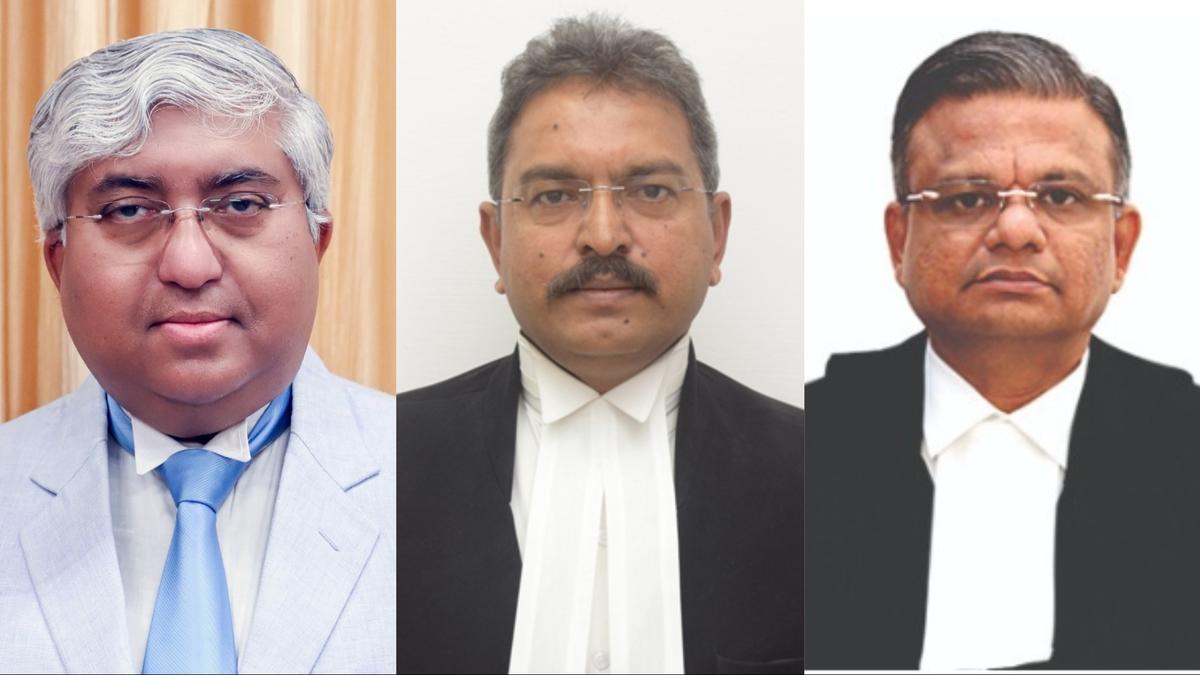https://th-i.thgim.com/public/news/national/b2zzd1/article70039210.ece/alternates/LANDSCAPE_1200/SC%20Collegium.jpg