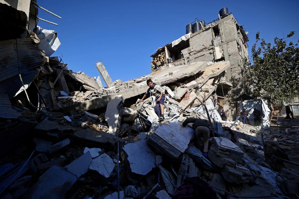 Hamas seeks role for its police in Gaza ahead of disarmament talks, sources say