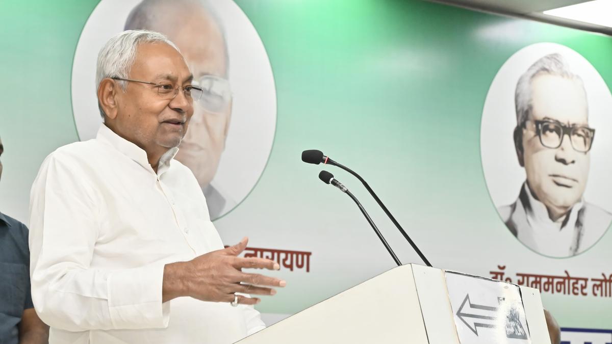 https://th-i.thgim.com/public/news/national/bihar/sgo73r/article68722061.ece/alternates/LANDSCAPE_1200/NitishKumar.jpeg