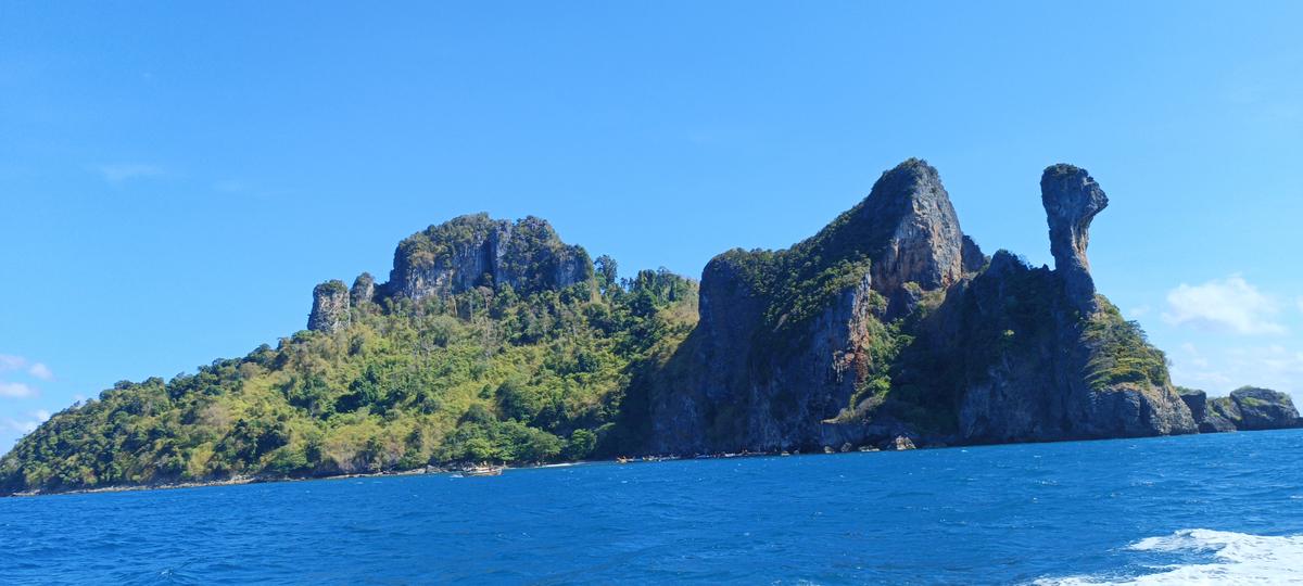 Chicken Island (Koh Gai) Chicken Island (Koh Gai)