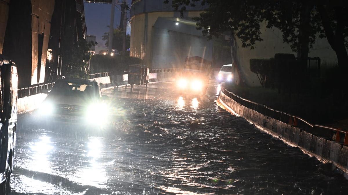 Parts of Delhi face water logging, traffic congestion following heavy rain