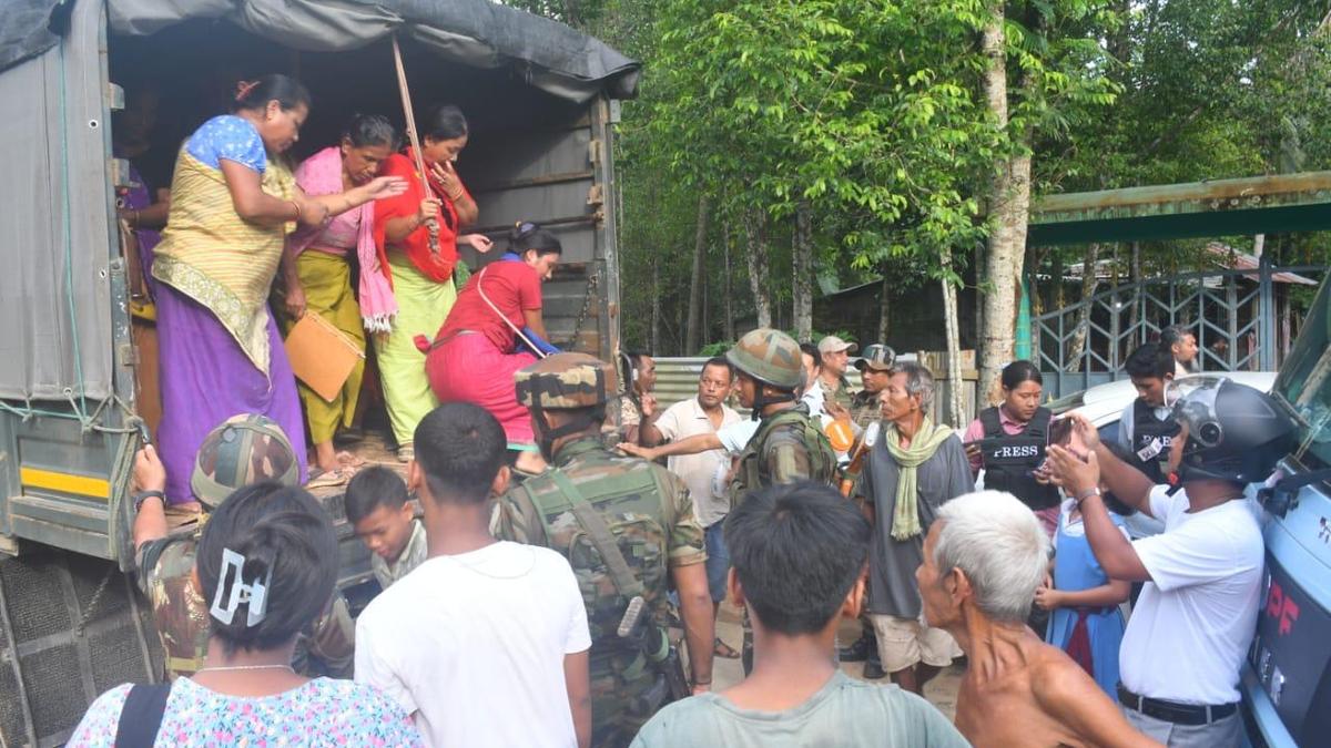 133 Manipur villagers displaced by ethnic conflict in Jiribam return home