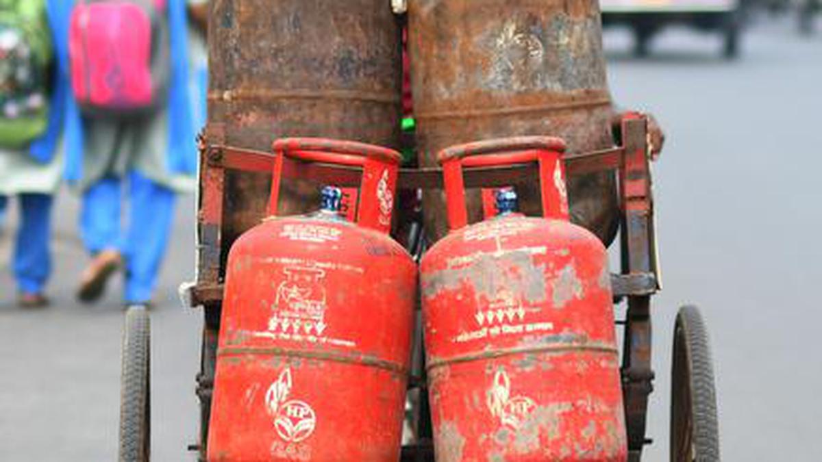 Plan to sell 5-kg LPG cylinders at ration shops on the anvil