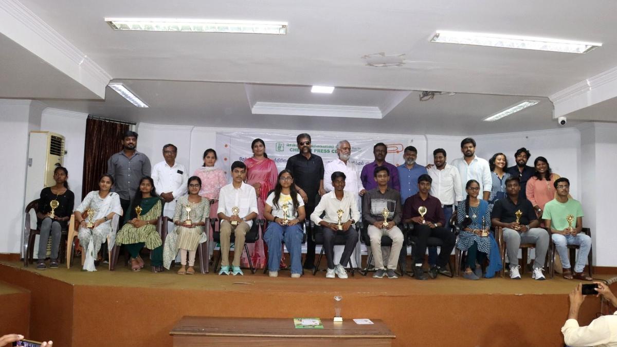 Minister distributes prizes to students at Chennai Press Club