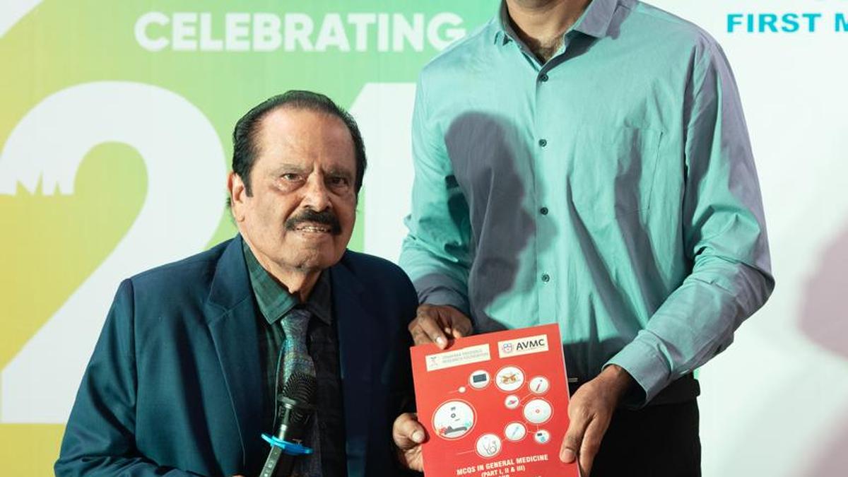 Textbooks on medicine, health launched