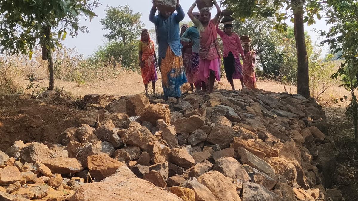 Nashik’s Trimbakeshwar tribal women ask for work and dignity on Labor Day 