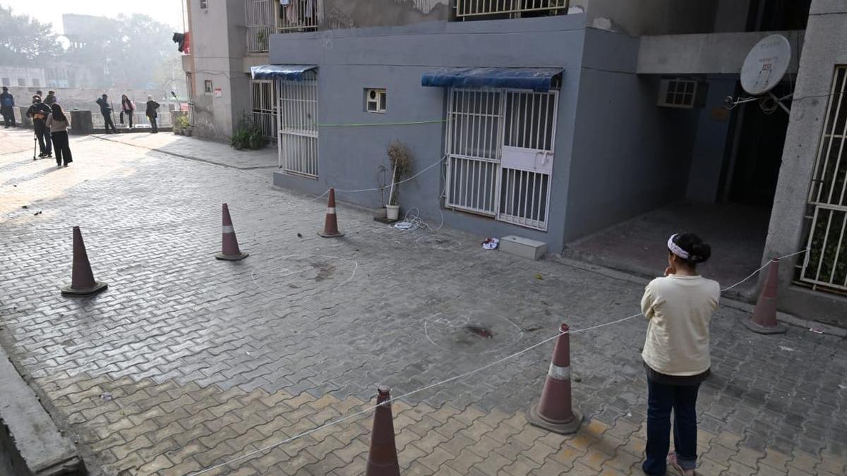 Ghaziabad deaths: Police probe family dynamics, trace phones sold before  incident - The Hindu