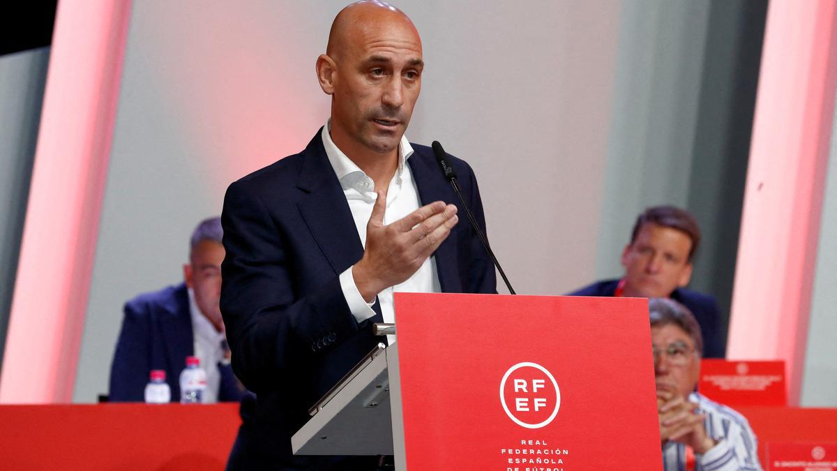 El presidente del fútbol español, Luis Rubiales, ha anunciado su dimisión.