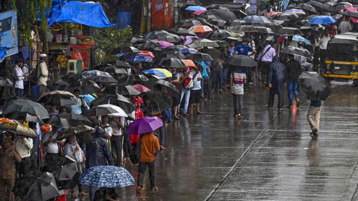 Mumbai gets 100 mm rainfall in 24 hours; IMD predicts heavy to very heavy downpour in city and suburbs