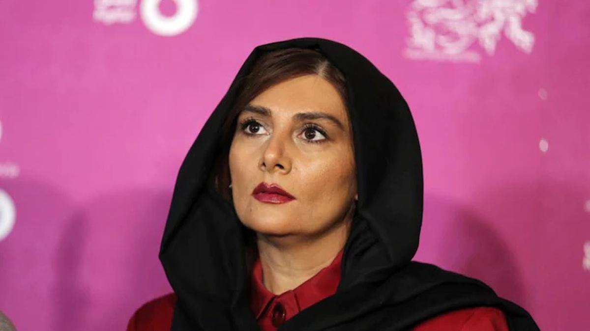Iran arrests actors Ghaziani, Riahi for publicly removing headscarves: state media