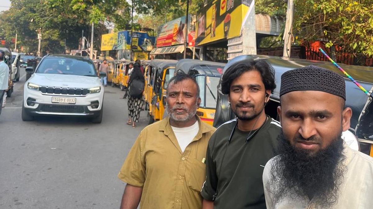 Fuel outlets in Hyderabad packed on third consecutive day, no relief for LPG auto drivers on March 26 too