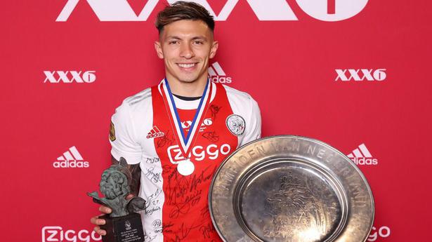 Manchester United gets defence boost, signs Lisandro Martinez from Ajax for €57 million