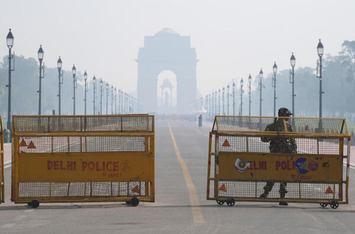 Delhi's air quality nears 'severe' zone; GRAP stage 3 likely to kick in