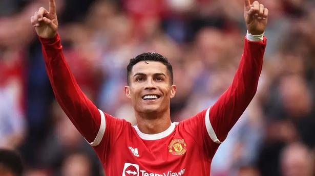 Should Ronaldo’s stay or leave Manchester United?