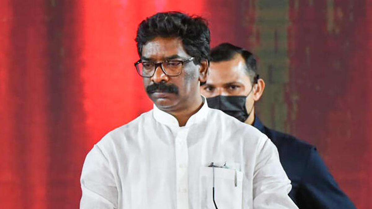 Mining lease row: SC restrains Jharkhand HC from proceeding in PILs against CM Hemant Soren