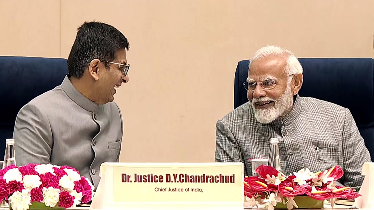 Government law officers should remain impervious to the politics of the day and conduct themselves with dignity in court: CJI