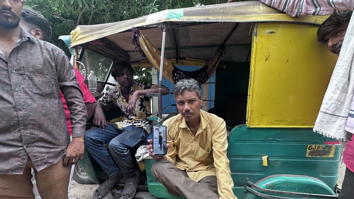 https://th-i.thgim.com/public/news/national/gujarat/5you2n/article69689870.ece/alternates/LANDSCAPE_1200/Planecrash.jpg