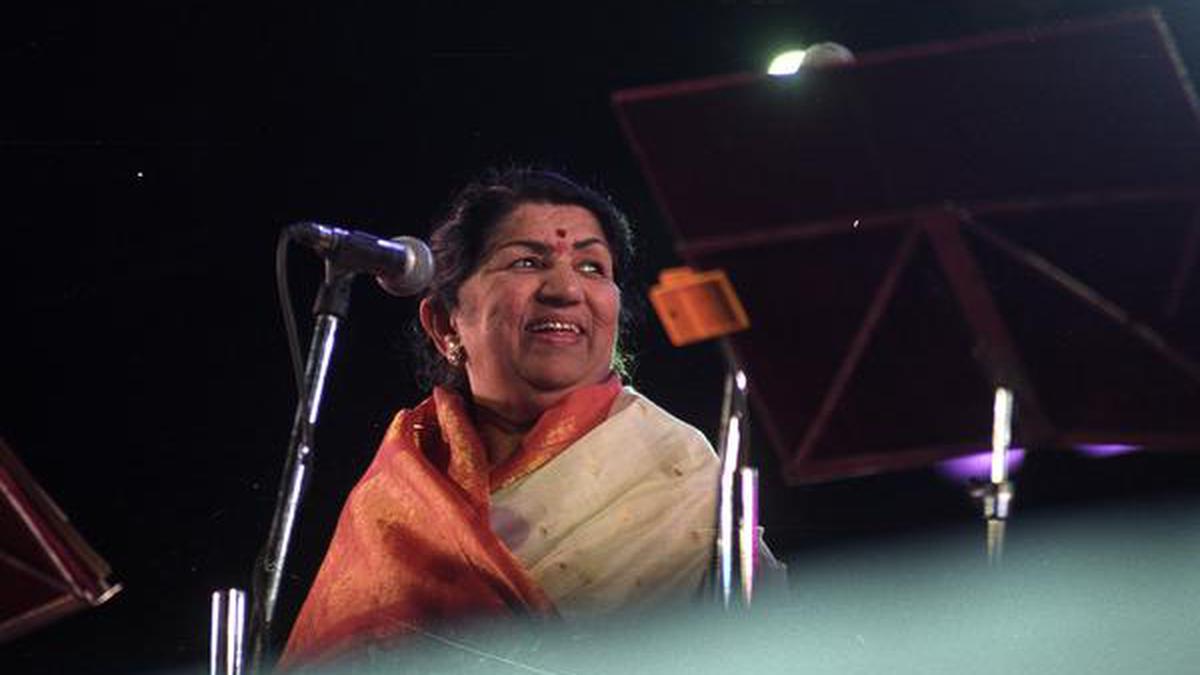 Lata Mangeshkar: First Indian to perform at London’s Royal Albert Hall in 1974