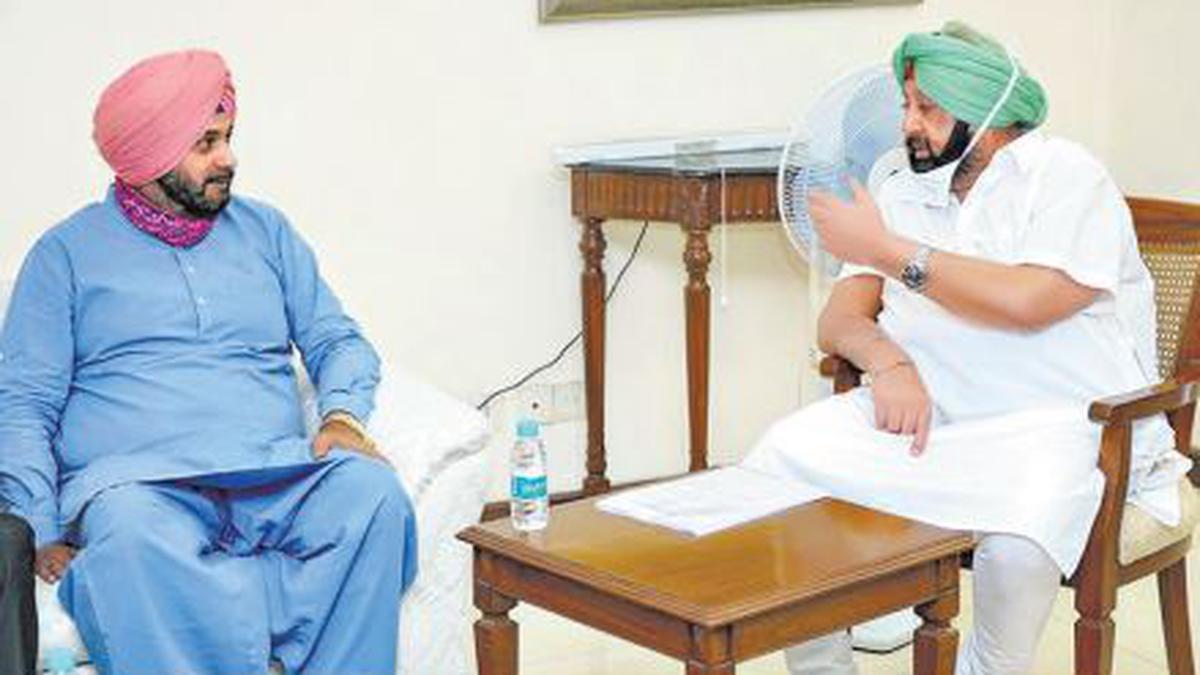 Amarinder Singh Ministry reels under Congress feud again