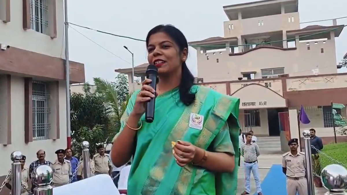 Bihar polls: Vaishali DM urges people to take part in 'festival of democracy' through her song
