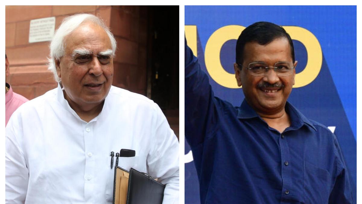Kejriwal extends support to Sibal's new platform 'Insaaf ke Sipahi'