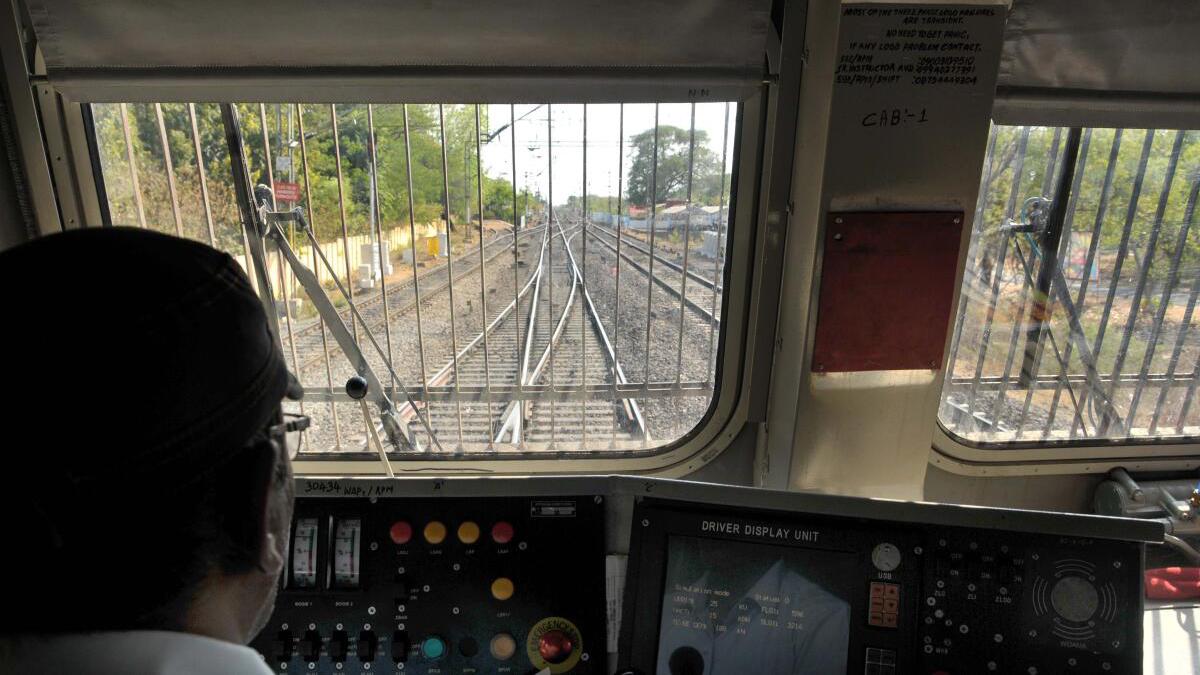 Eastern Railway bans issuance of TA-912 authorising Locopilots to cross signal in danger 