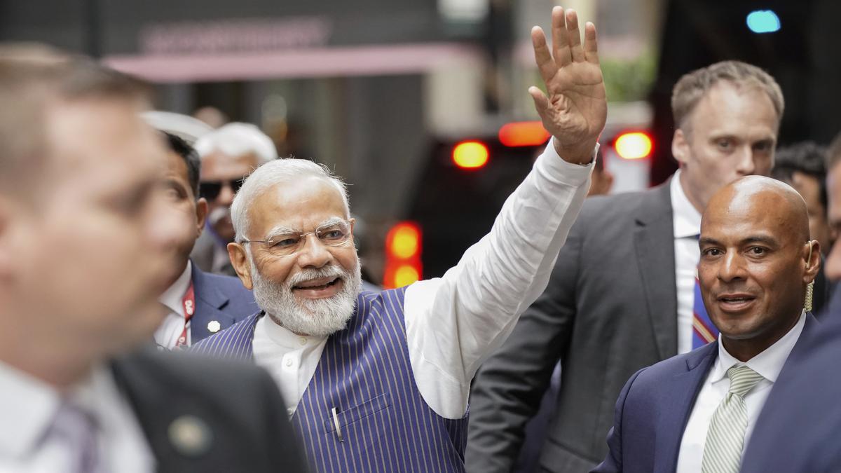 Pm Modi In Us Narendra Modi Arrives In New York To Lead Yoga Day At United Nations The Hindu 