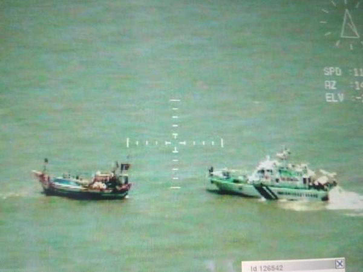ATS, Coast Guard seize 50 kg heroin worth ₹350 crore from Pakistani boat off Gujarat