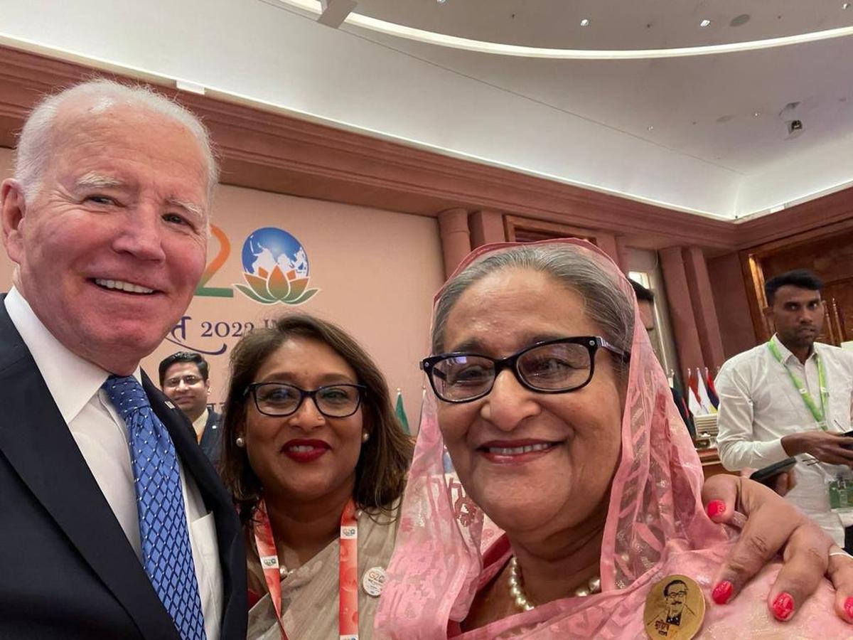 Bangladesh PM Sheikh Hasina and her daughter Saima Wazed interact with US President Joe Biden at the G20 Summit in New Delhi, 2023.