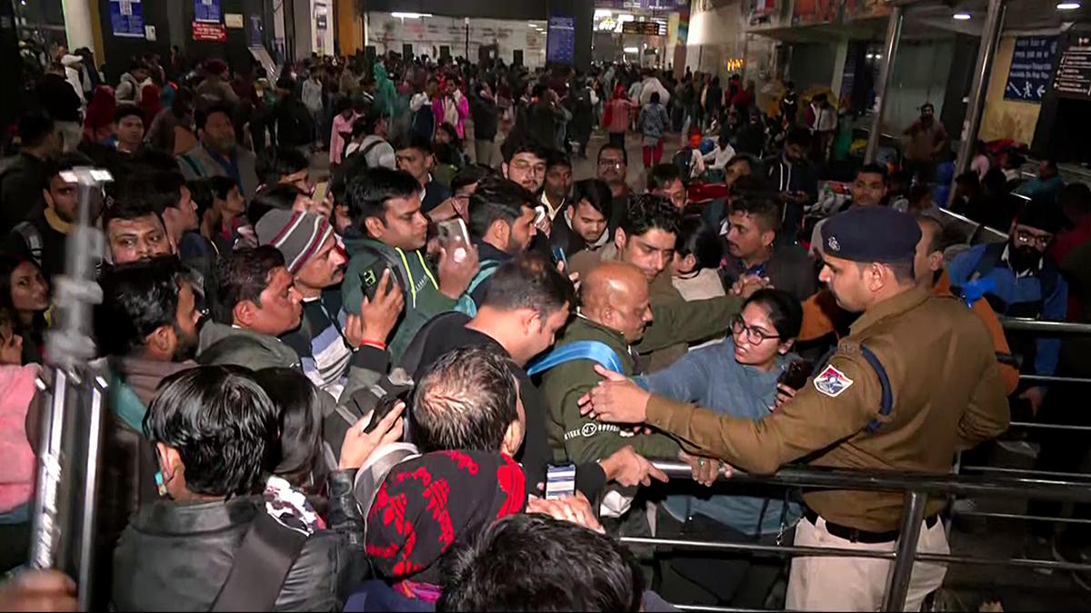 New Delhi Railway Station stampede: Passengers got confused between Prayagraj Express and Prayagraj Special trains