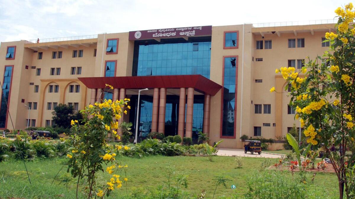 Associate Professor of Hassan medical college suspended on charge of