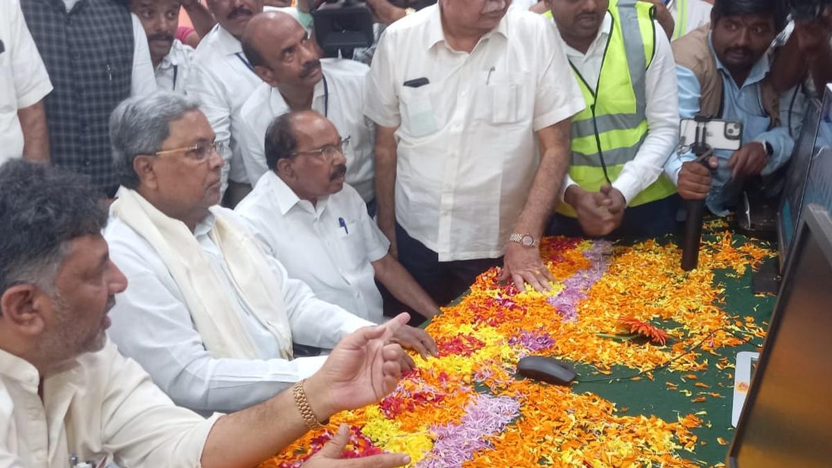 Karnataka CM Siddaramaiah inaugurates Stage 1 of Yettinahole Project, offers bagina at Hebbanahalli