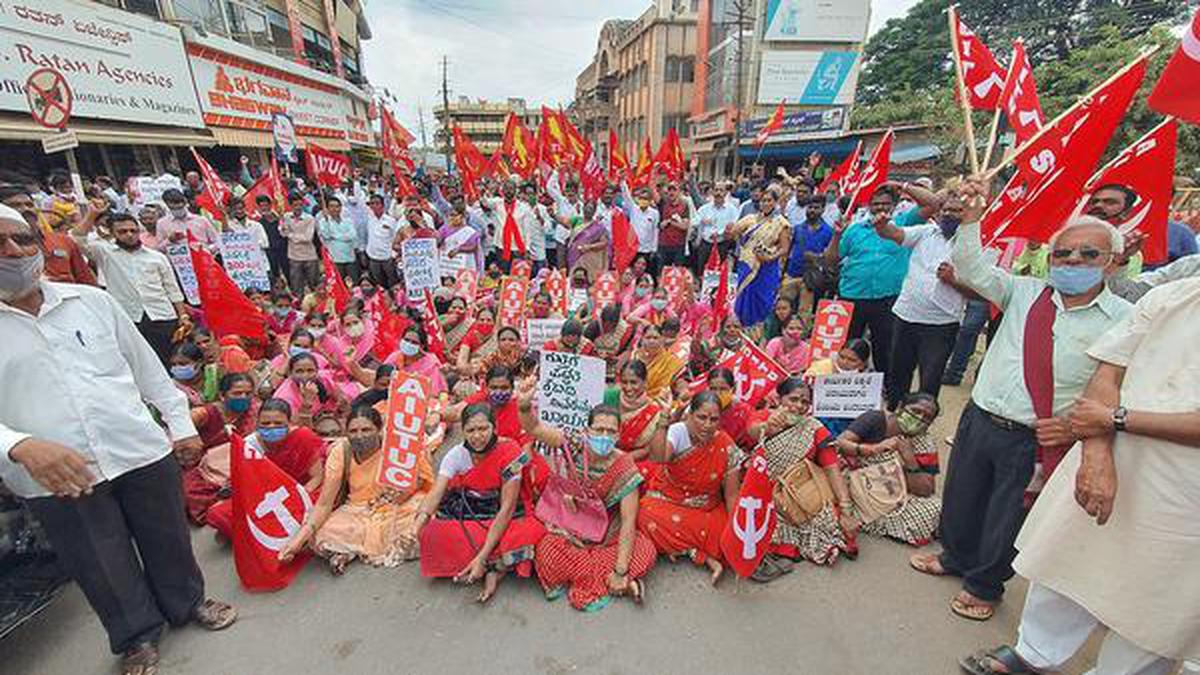 Protests held in Hubballi, Dharwad as part of strike called by JCTU ...