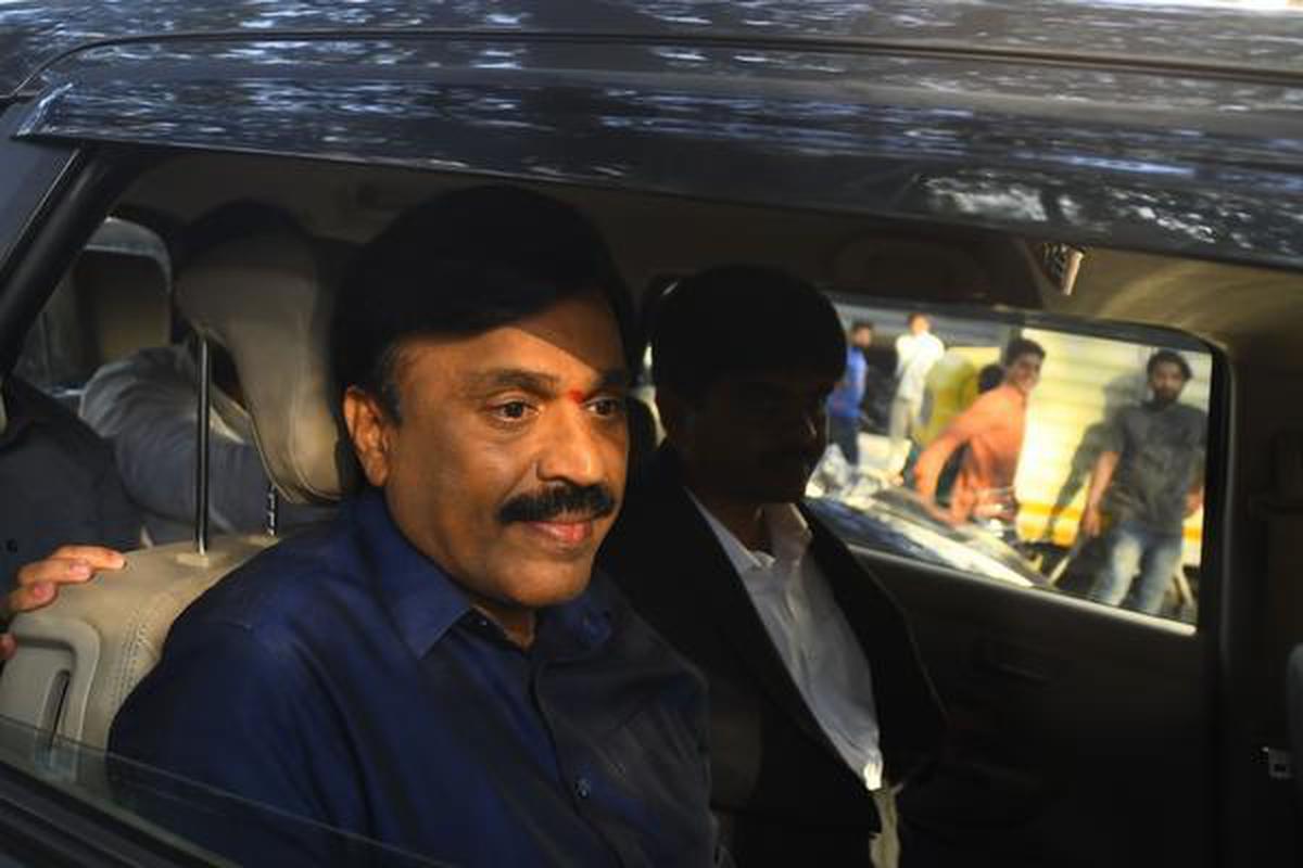 Supreme Court allows mining baron Janardhan Reddy to visit Bellary in Karnataka