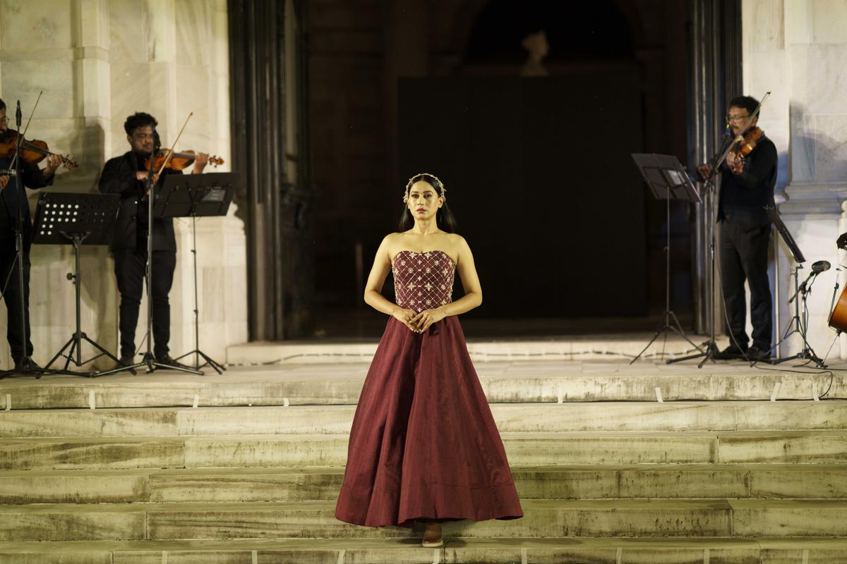 The show was a nod to the couture worn by the women of Florence’s influential Medici family. The show was a nod to the couture worn by the women of Florence’s influential Medici family.