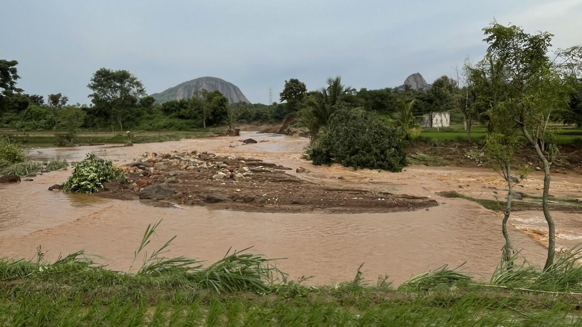 Filling of tanks by lift irrigation in Ramanagaram has worsened flood situation