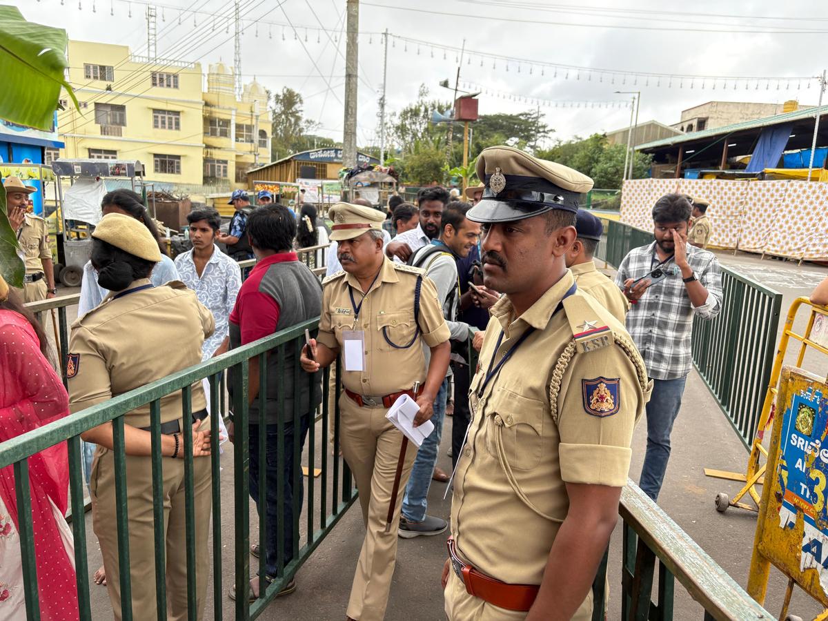 Unprecedented security outside Sri Chamundeshwari Temple atop Chamundi hills in Mysuru ahead of inauguration of Mysuru Dasara 2025 festivities by International Booker prize winner Banu Mushtaq, on September 22, 2025. 
