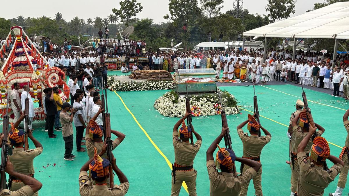 Former Karnataka chief minister S.M. Krishna laid to rest with State honours